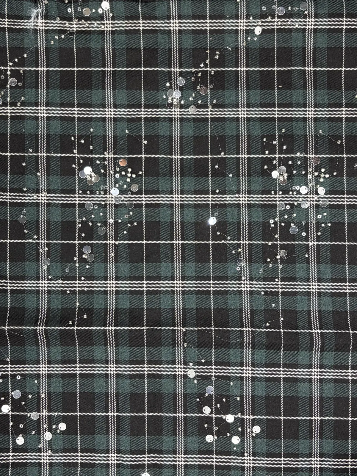 NIUNIU TEXTILE 涤棉弹力格子绣花 56%C 8%T 33%R 3%SP
