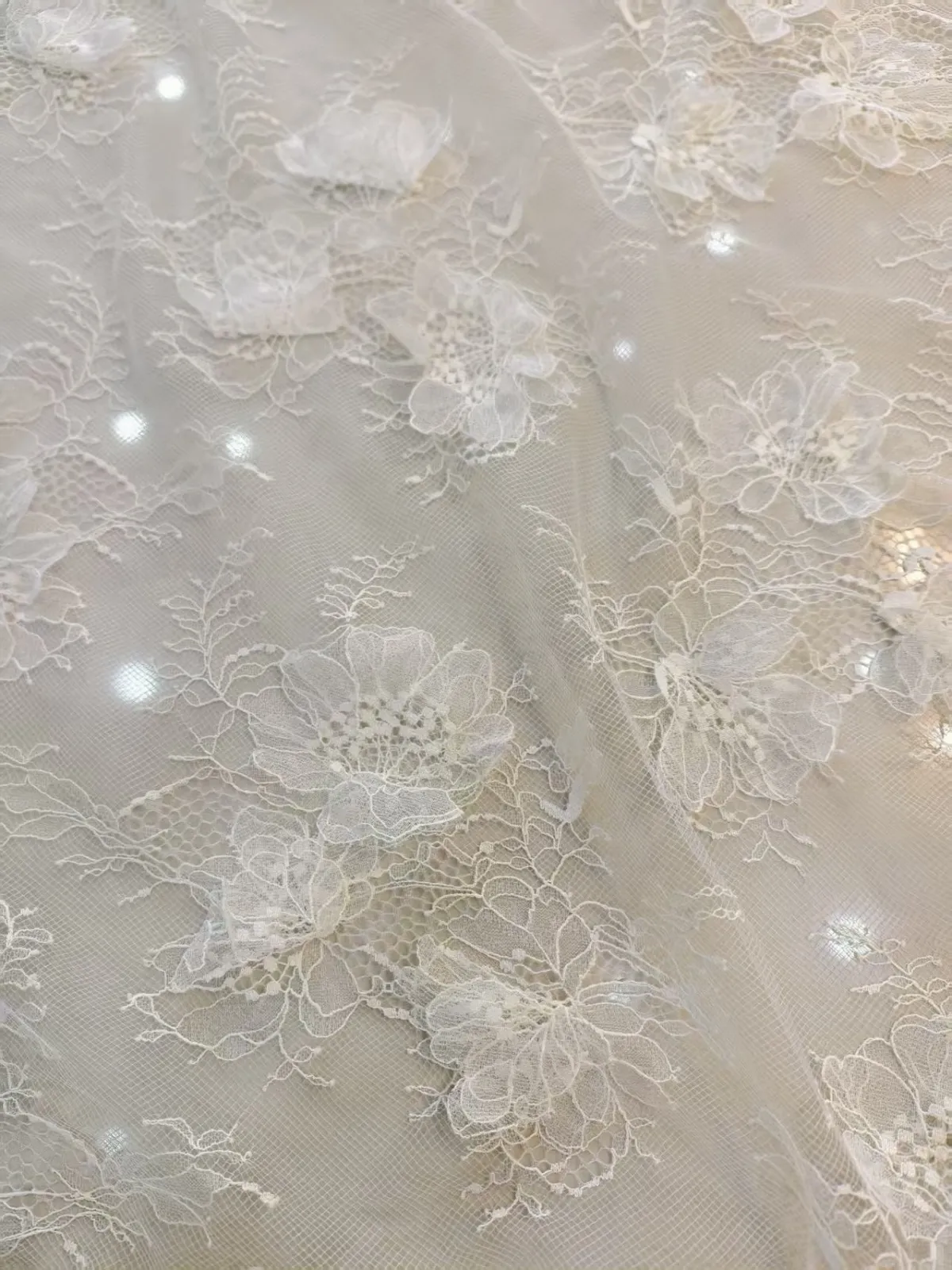 绍兴市星承纺织品有限公司 盘带绣 锦纶100%